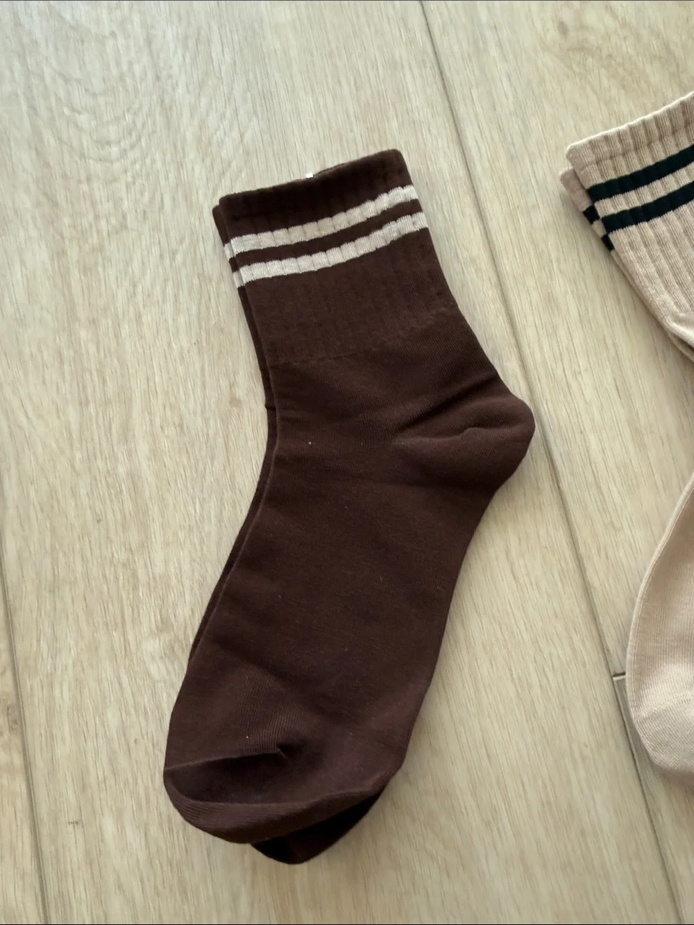 🆕 Retro 4-Pack Women’s Crew Socks in Brown, Tan, Cream and Taupe NWT